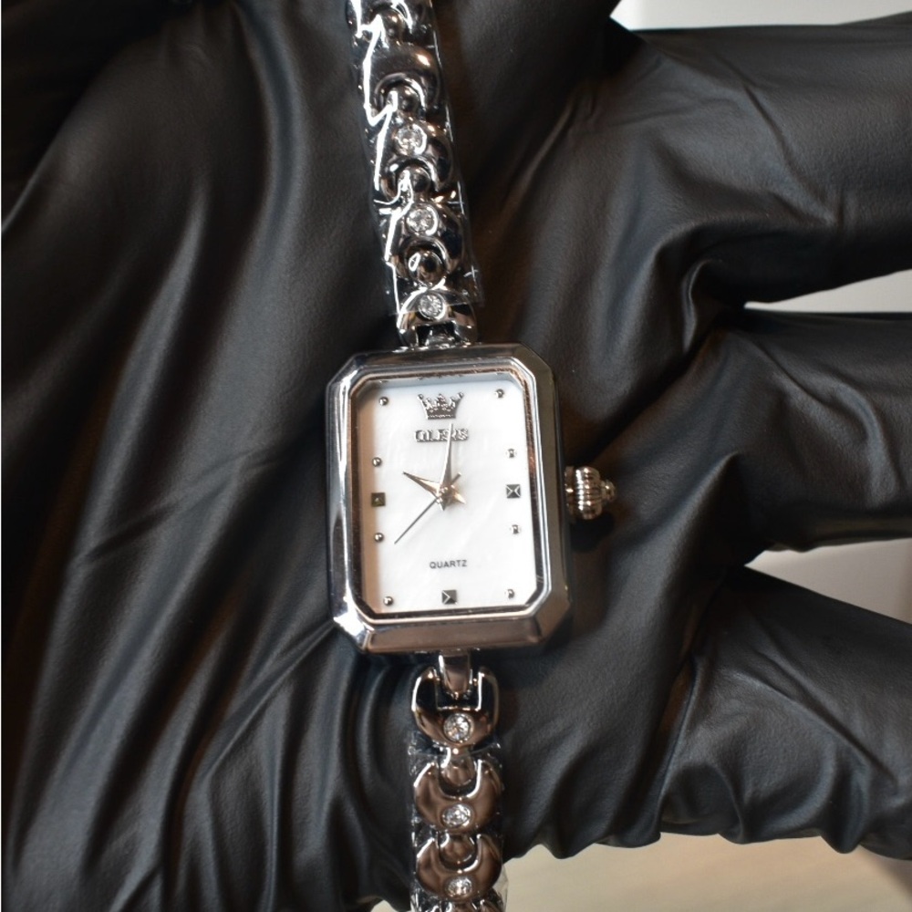 Elegant Silver Women's Quartz Watch